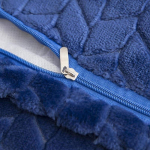 miniature Coussin de plusieurs couleurs posés sur un canapé