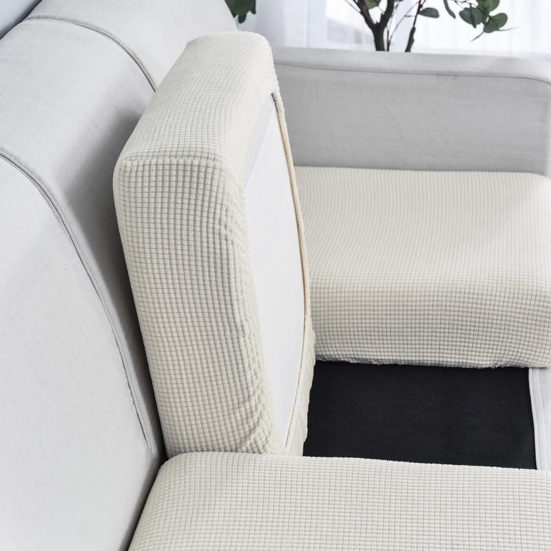 housse de siège blanche relevée