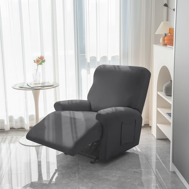 housse gris foncé sur un fauteuil relax déplié