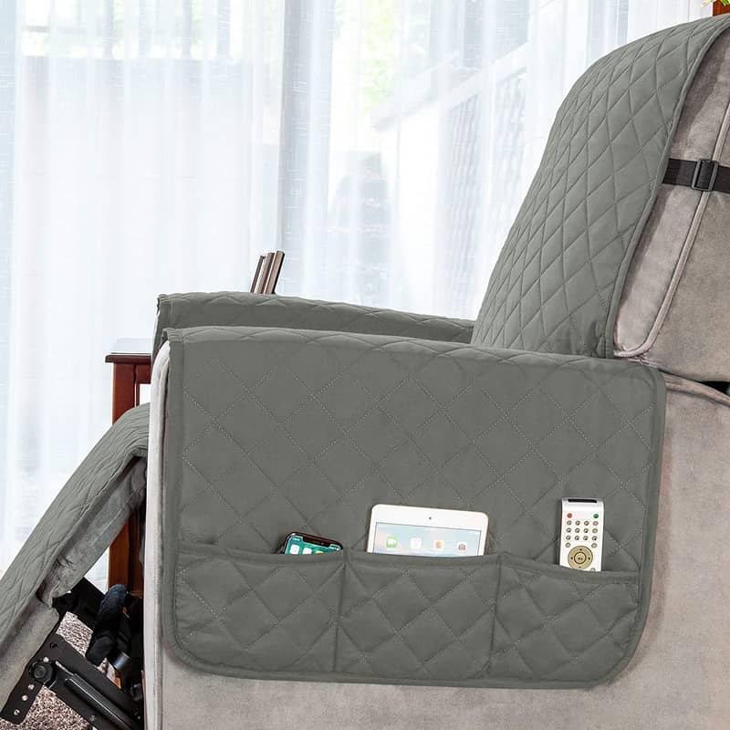 vue latérale poche télécommande Protège Fauteuil Gris