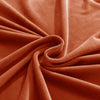 vue rapprochée du tissu de la housse de canapé d&#39;angle velours citrouille