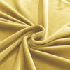 vue rapprochée du tissu de la housse de canapé d&#39;angle velours jaune